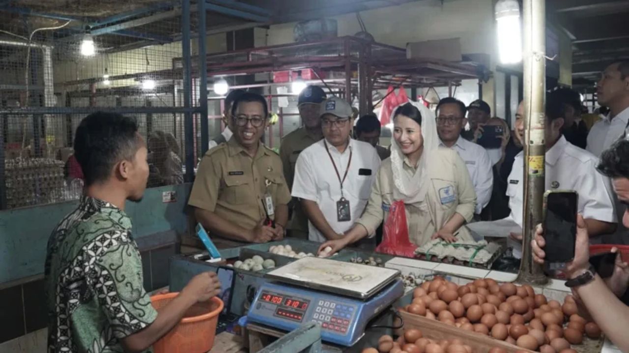 Ibu-Ibu Wajib Tahu! Wamendag Dyah Roro Esti Cek Harga Sembako di Depok: Cabai dan Telur Mulai Naik Jelang Ramadhan